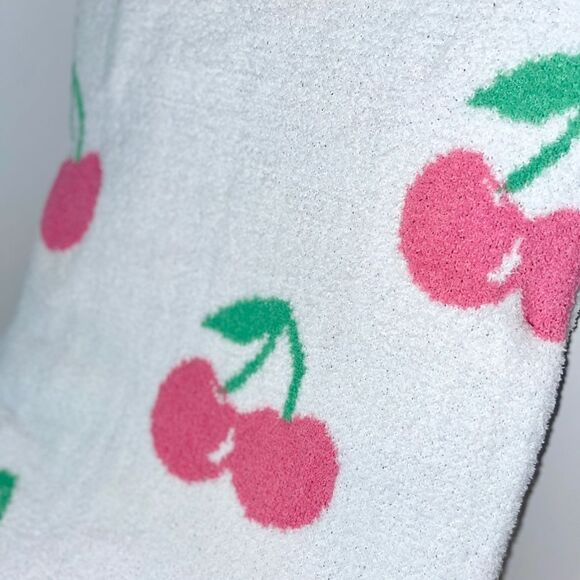 Cupcakes‎ and Cashmere Oversized Cherry Throw Blanket NEW - Picture 3 of 4